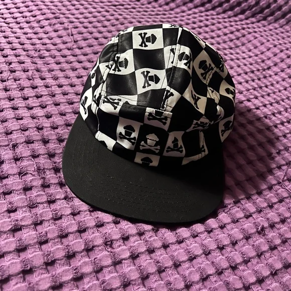 Johnny Cupcakes -Black and White 5 panel hat - Picture 3 of 3